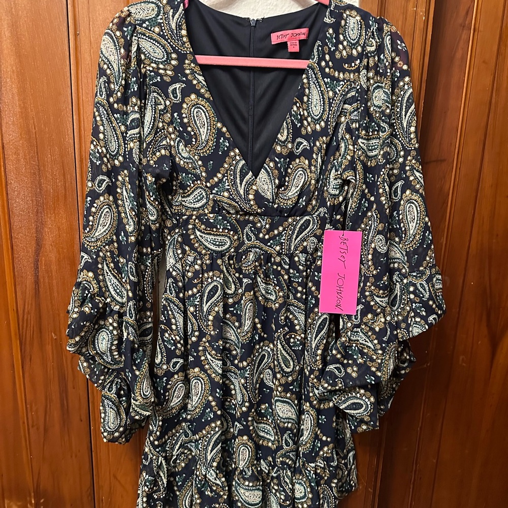 Betsey Johnson Black Paisley V-Neck Ruffled Dress size 4 NWT